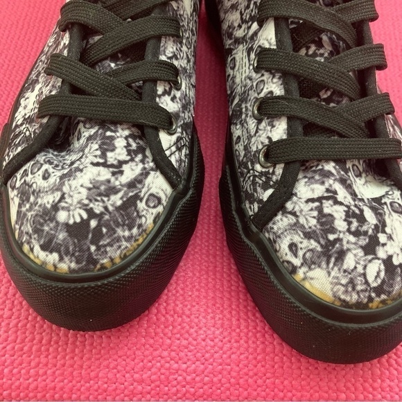 Hot Topic Floral Skull High-top Sneakers Unisex Women’s 11 or Men’s 9 - Picture 9 of 9